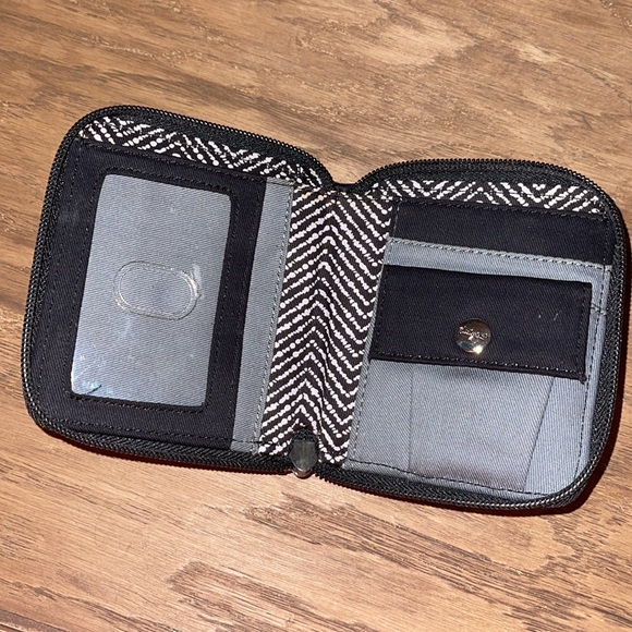 Thirty One Gifts Wallet - Picture 2 of 3